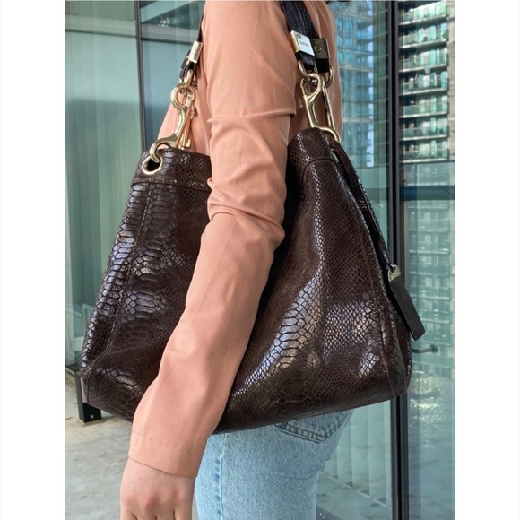 Brown big tote with gold details - Picture 1 of 3